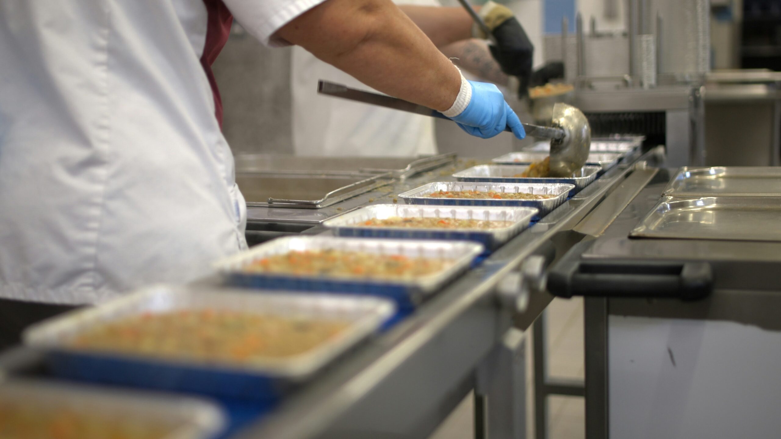 Assietten für Essen auf Rädern
